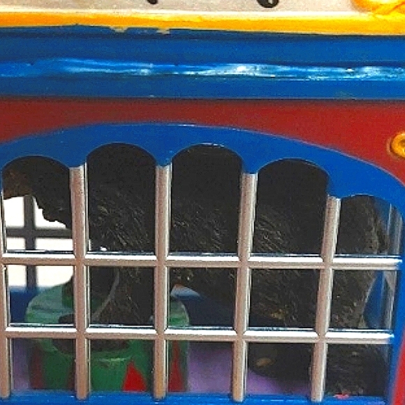 Lemax Circus Animal Cages Village Collectible Table Accents Bear - Picture 6 of 7